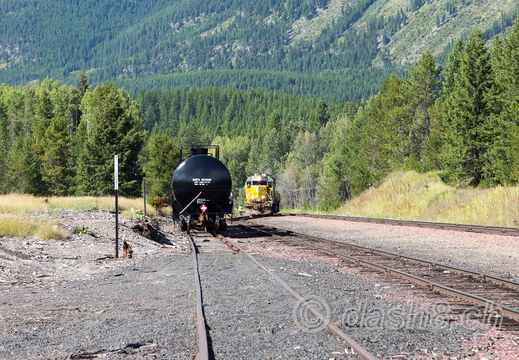 WAMX 3946 (GP39-2)