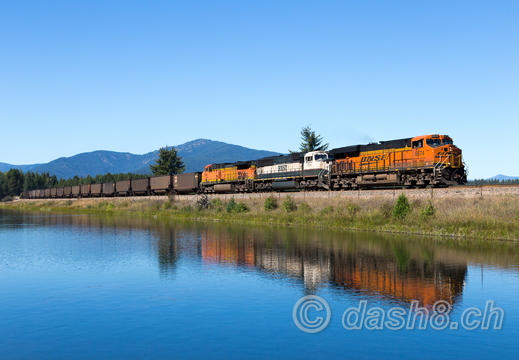BNSF 6674(ES44C4), BNSF 9730(SD70MAC), BNSF 5666(AC44CW)