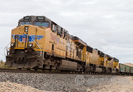 UP 7669(AC45CCTE), UP 4428(SD70M), UP 8477(SD70ACe)