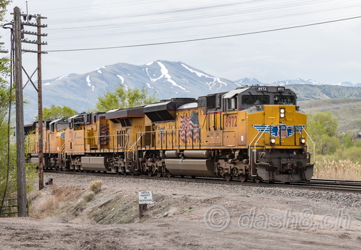 UP 8972(SD70AH), UP 7776(ES44AC)